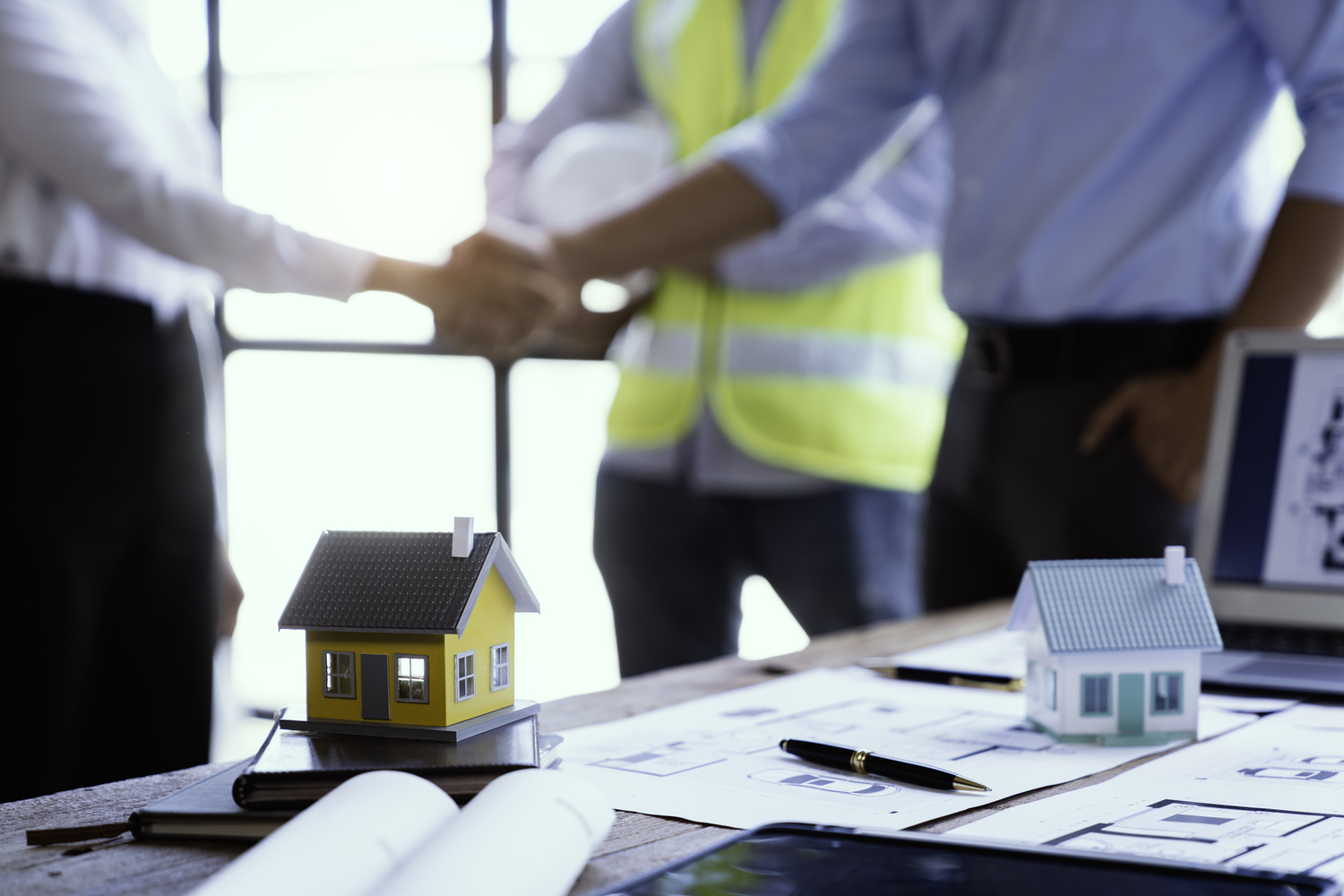 Vista panorámica de una ciudad con edificios residenciales y casas, concepto de inmobiliaria, compra, venta y alquiler de propiedades